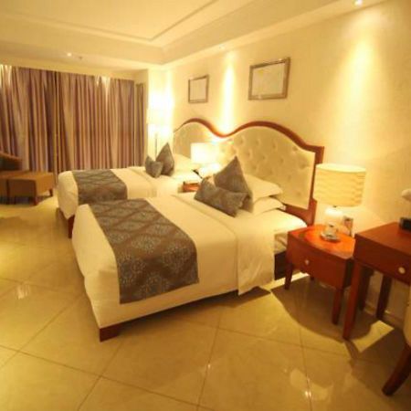 Century Grand Hotel Szanja Kültér fotó