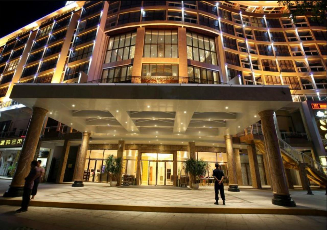 Century Grand Hotel Szanja Kültér fotó